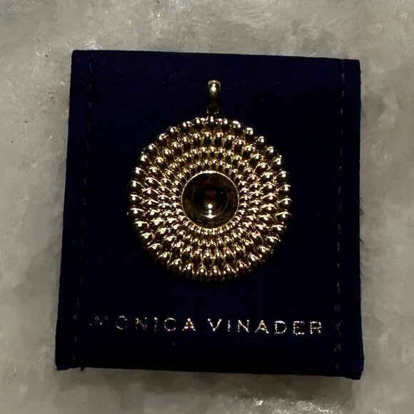 Monica Vinader Juno Disc Pendant 18k Gold Vermeil - Picture 4 of 9